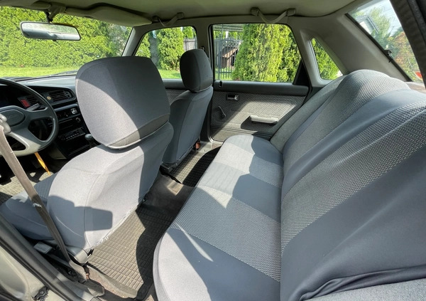 Mazda 626 cena 8900 przebieg: 273272, rok produkcji 1989 z Włocławek małe 704